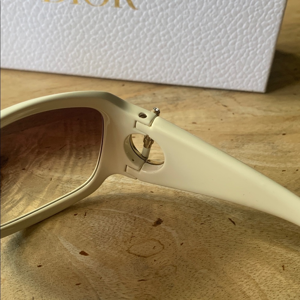 DIOR Cream Sunglasses with Gold Accent - Picture 12 of 13